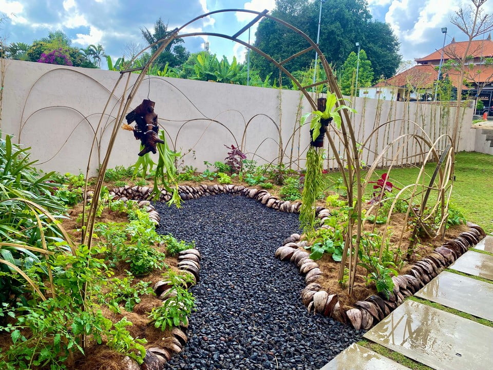 A vegetable/permaculture garden